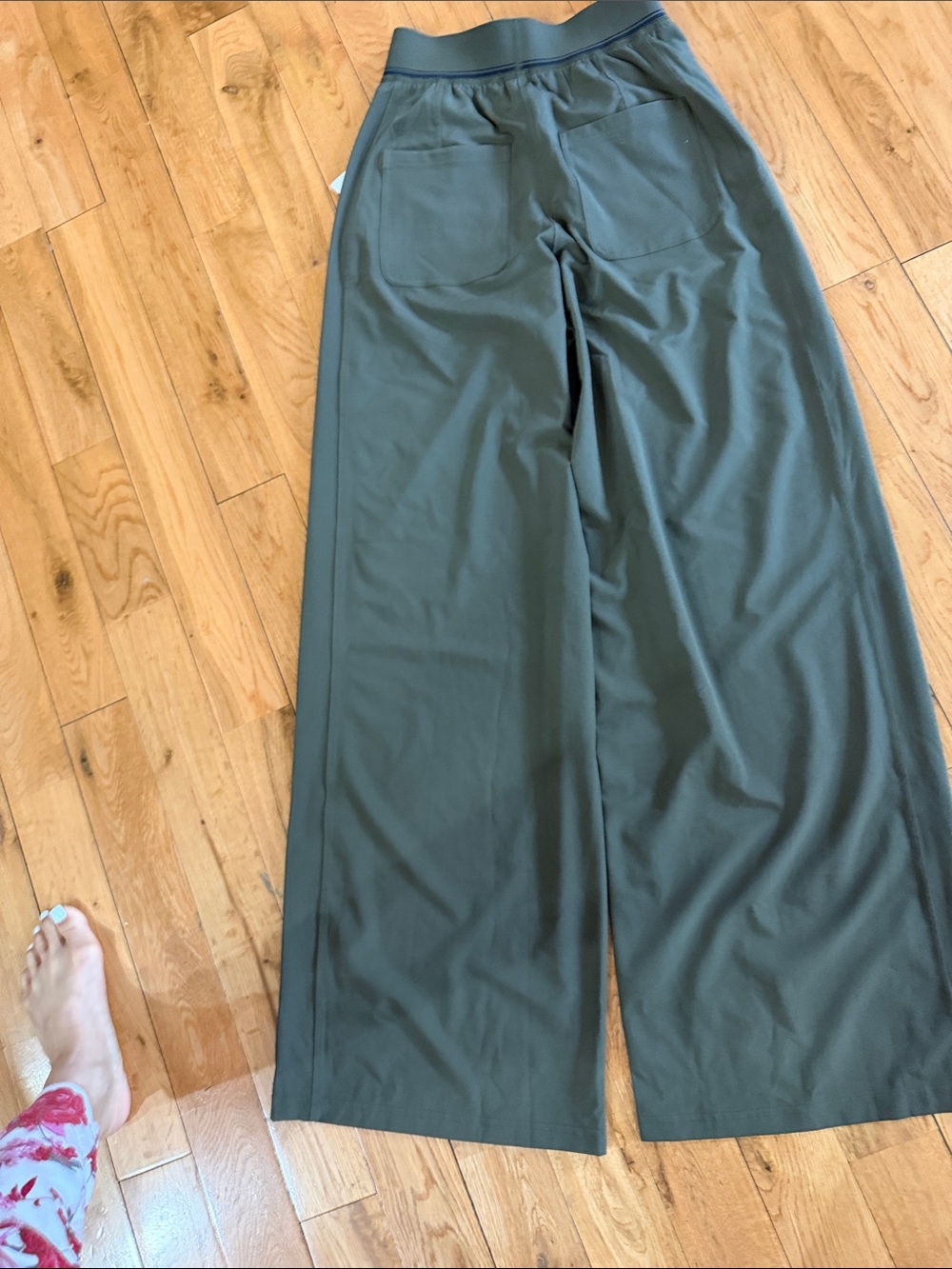 Lululemon - Picture 5 of 5